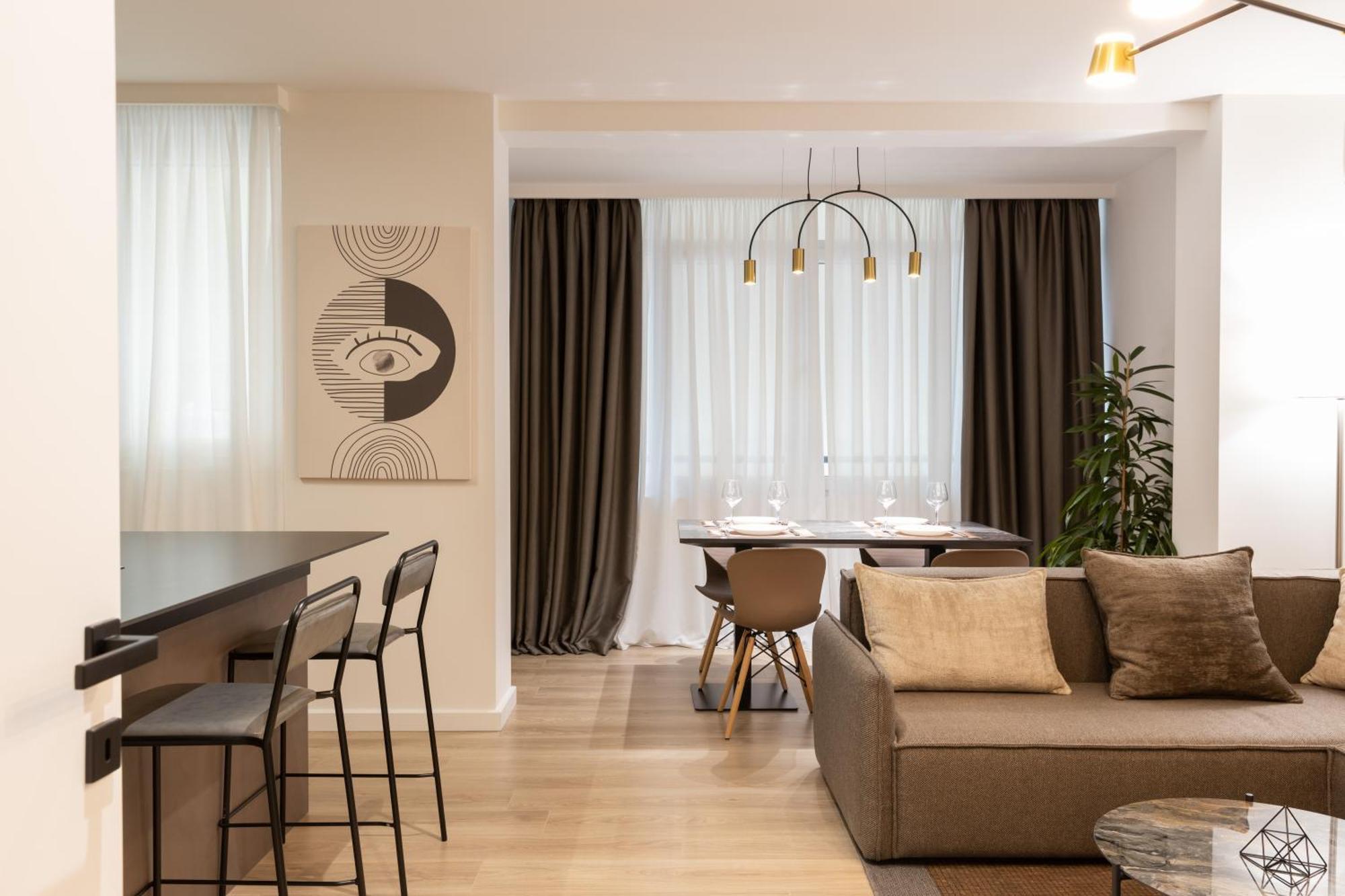 Luxury City Center Apartment